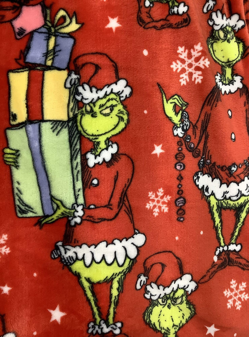 Franco Manufacturing Co. Inc. Grinch Christmas Plush Throw Blanket, Red - Grinch with Stacked Presents, 50" x 70"