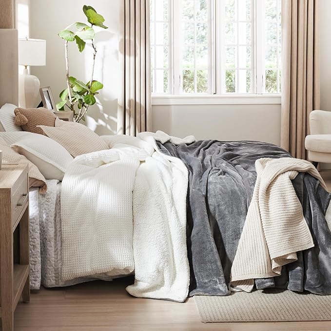 Bedsure GentleSoft Sherpa Fleece Throw Blanket for Couch - Thick and Warm Christmas Blanket for Winter, Soft Fuzzy Plush Throw Gift for Women, Grey, 50x60 Inches